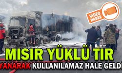 MISIR YÜKLÜ TIR YANARAK KULLANILAMAZ HALE GELDİ