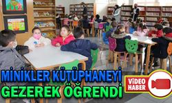 MİNİKLER KÜTÜPHANEYİ GEZEREK ÖĞRENDİ