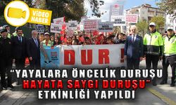 ÖĞRENCİLER YAYA GEÇİTLERİNİ KIRMIZIYA BOYADI